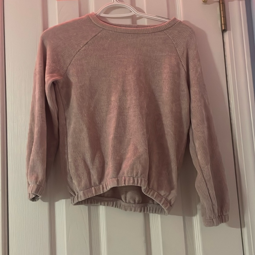 Never been worn it’s still in good  condition